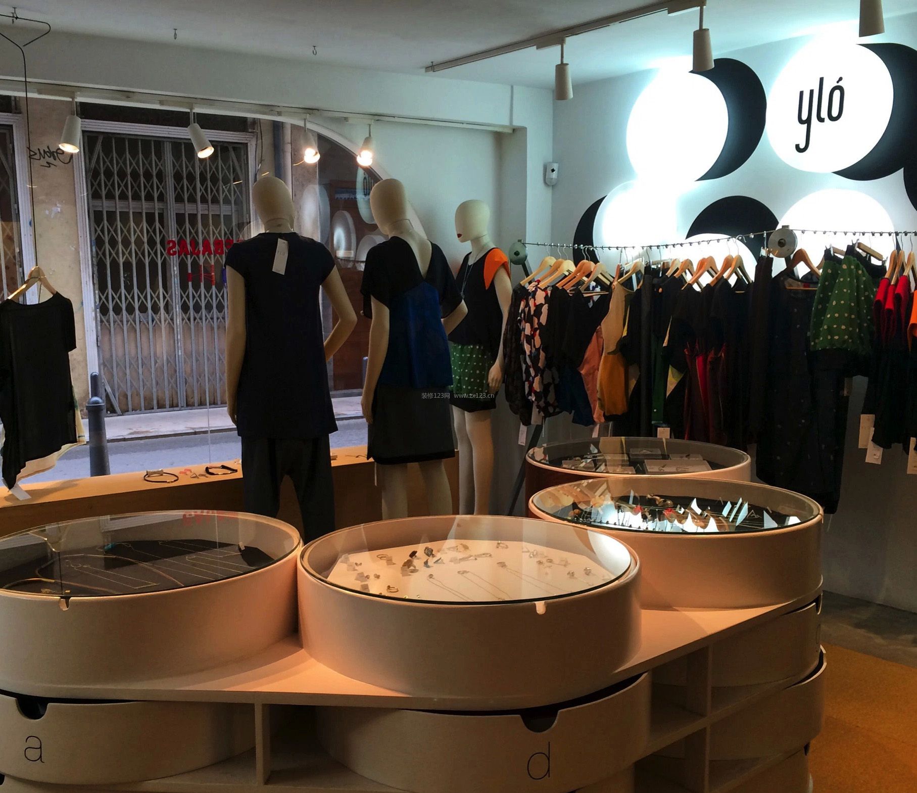 服裝展示臺(tái) 服裝展示柜